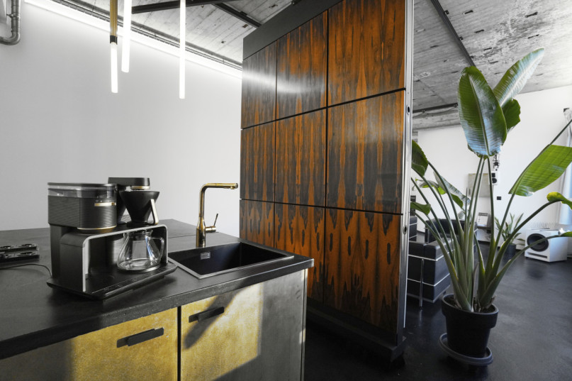 plush74 concrete glass studios 22