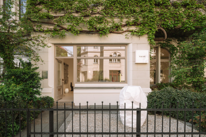 plush74 contemporary showroom berlin 3(1)