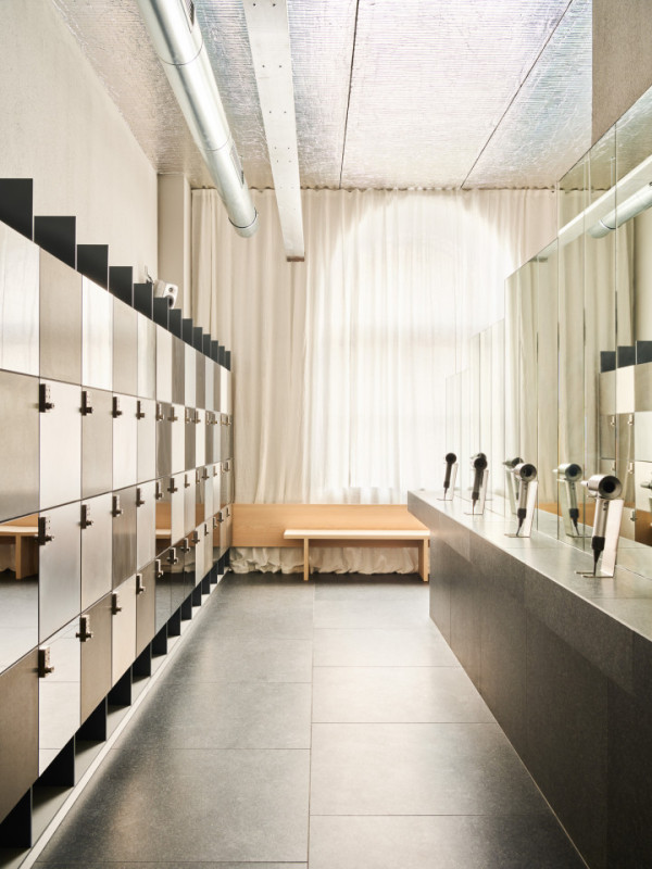 plush74 design sports studio 16