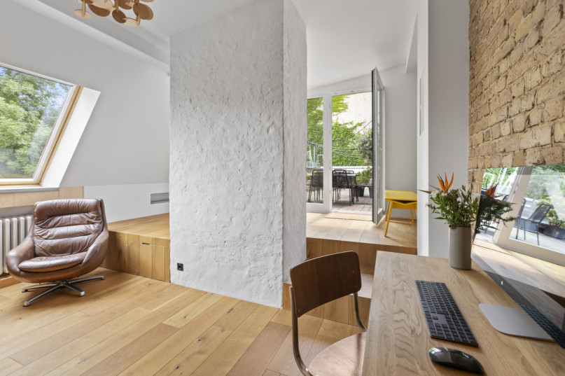 plush74 duplex loft with studio terrace 9