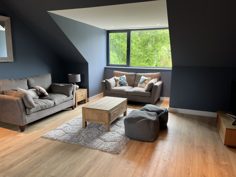 plush74 esher location house 11