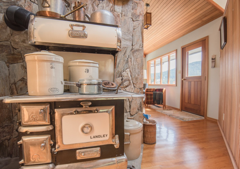 plush74 film photo event location lakefront lakehouse unique bc canada 11