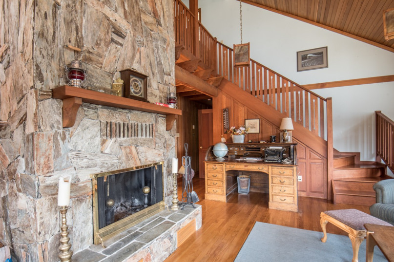 plush74 film photo event location lakefront lakehouse unique bc canada 19