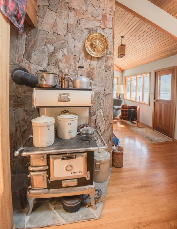 plush74 film photo event location lakefront lakehouse unique bc canada 9