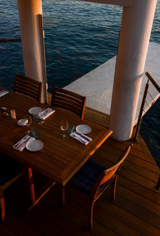 felpa74 película foto restaurante00008