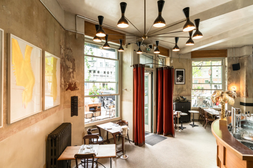 plush74 film photo shooting location scouting bar restaurant berlin13