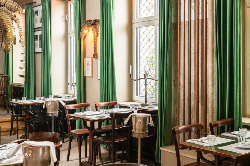 plush74 film photo shooting location scouting bar restaurant berlin15