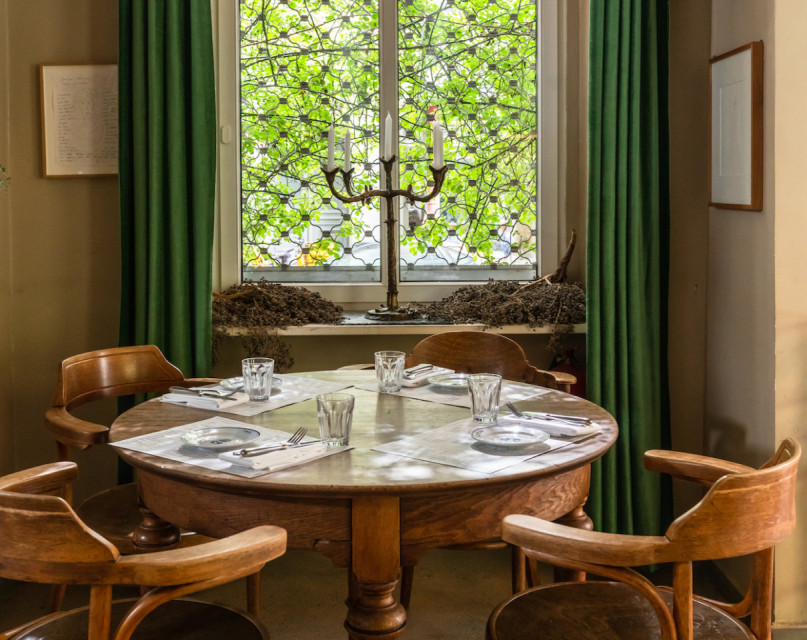 plush74 film photo shooting location scouting bar restaurant berlin16