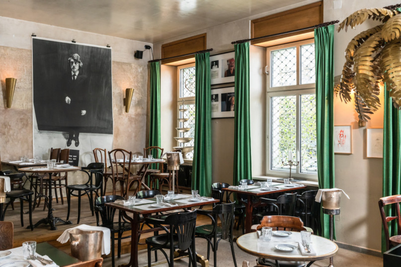 plush74 film photo shooting location scouting bar restaurant berlin20