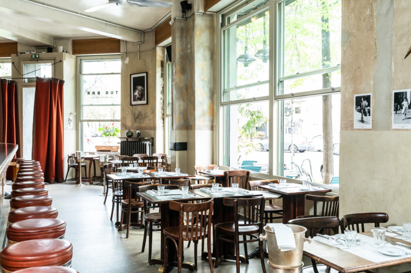 plush74 film photo shooting location scouting bar restaurant berlin5