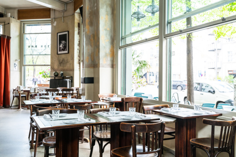 plush74 film photo shooting location scouting bar restaurant berlin7