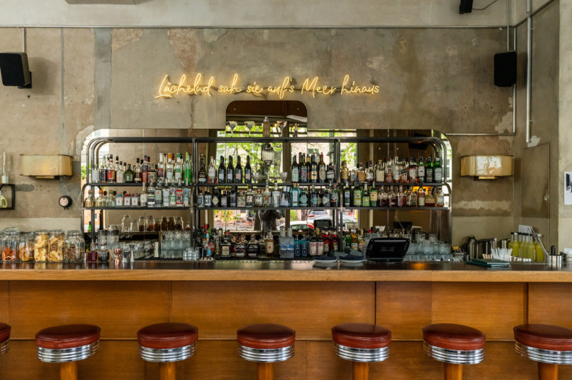 plush74 film photo shooting location scouting bar restaurant berlin8