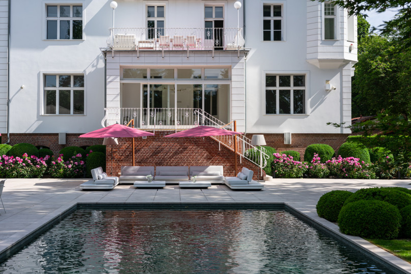 Plüsch74 Film Fotoshooting Location Scouting Scheune Pool Haus Wohnung30