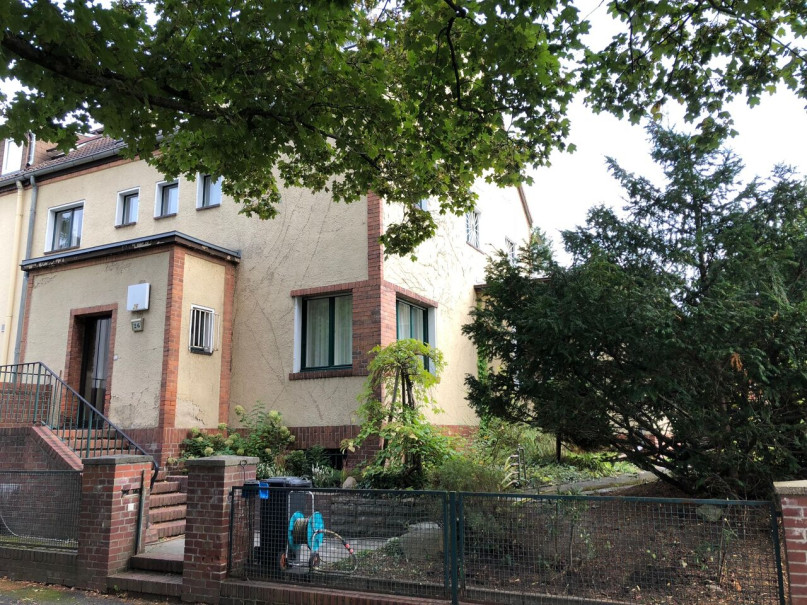 plush74 film photo shooting location scouting berlin apartment house private home garden8