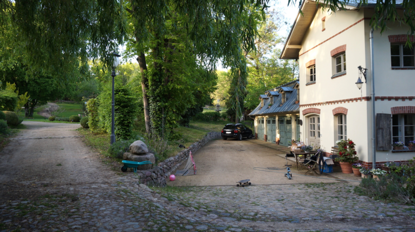 plush74 film photo shooting location scouting castle villa potsdam garden16