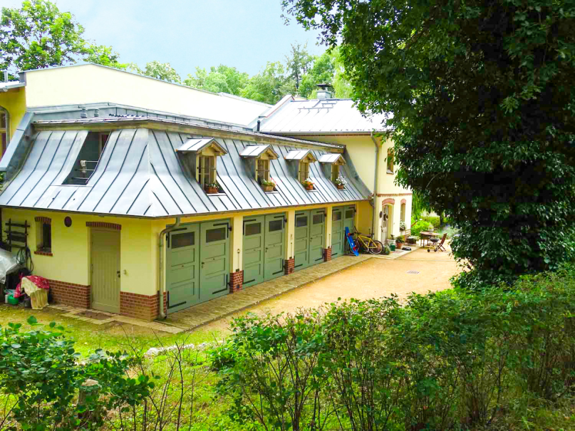 plush74 film photo shooting location scouting castle villa potsdam garden17