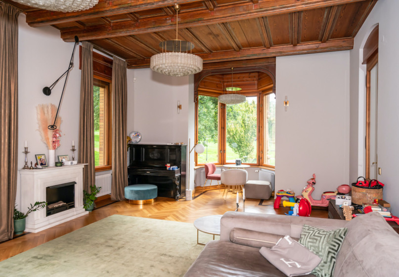 plush74 film photo shooting location scouting castle villa potsdam garden25