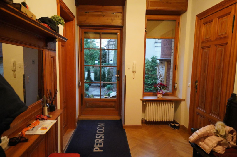 plush74 film photo shooting location scouting castle villa potsdam garden8