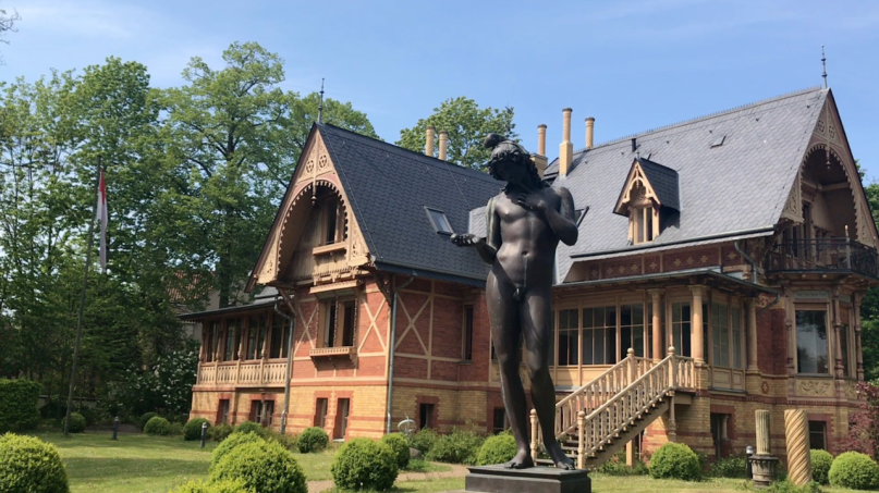 plush74 film photo shooting location scouting castle villa potsdam garden80