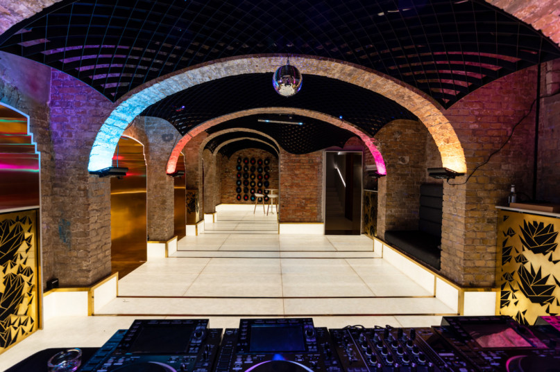 plush74 film fotoshooting location scouting veranstaltungsraum berlin club bricks8