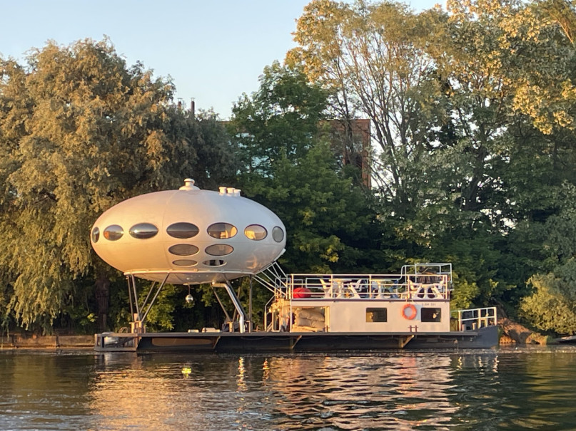 plush74 floating ufo 14