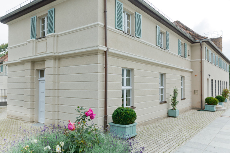 plush74 garden castle 27