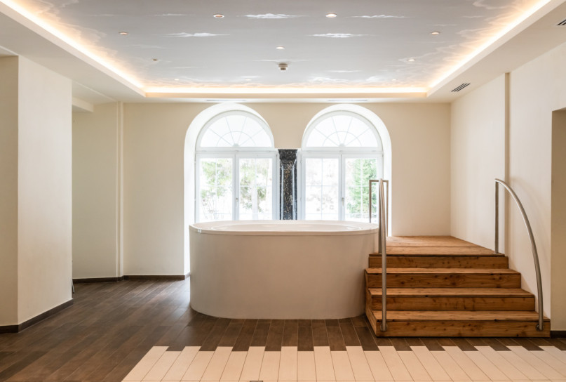 plush74 grand history hotel 26