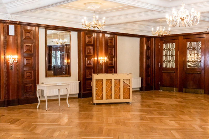 plush74 grand history hotel 37