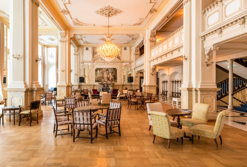 plush74 grand history hotel 41