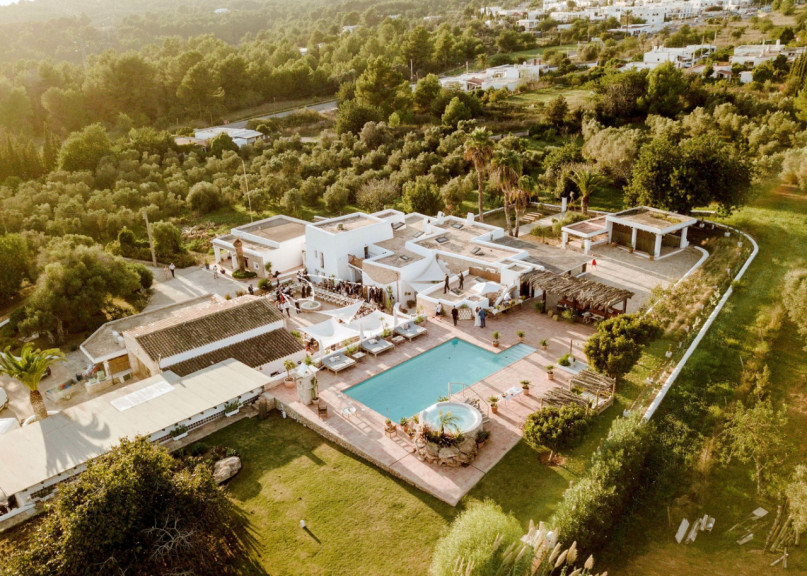 plush74 historic farmhouse villa 6