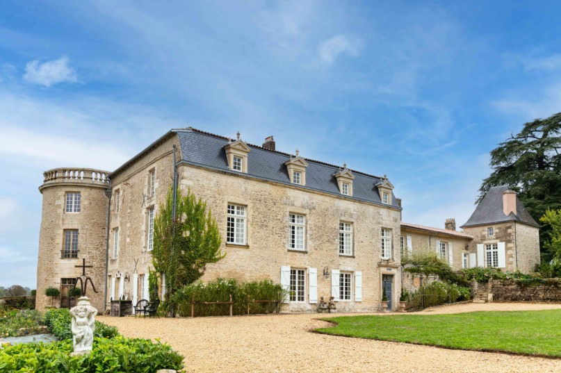 plush74 historic french chcteau in auge 24