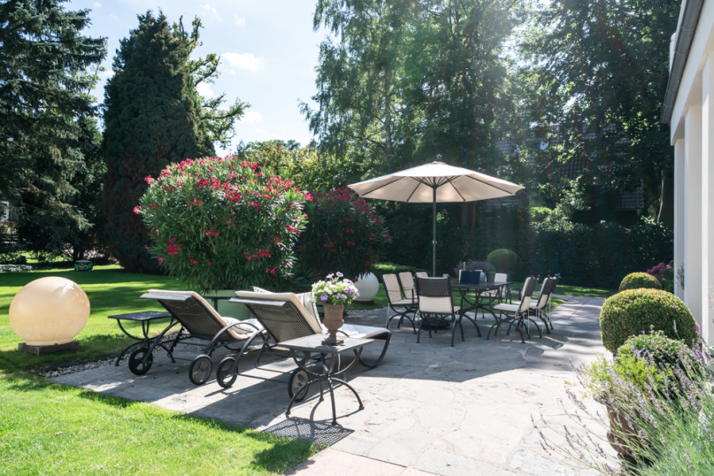 plüsch74 haus vermietung film foto villa deutschland berlin scout agentur heller garten22