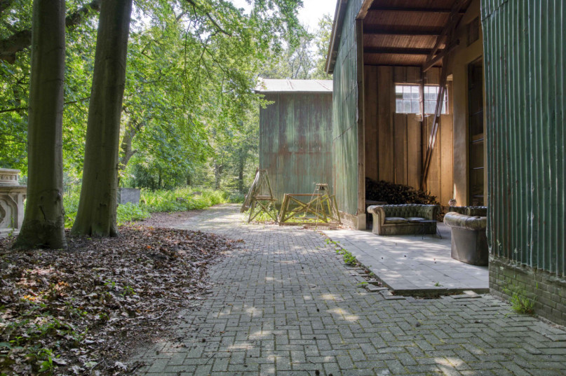 plush74 industrial counter shelter 65 (1)