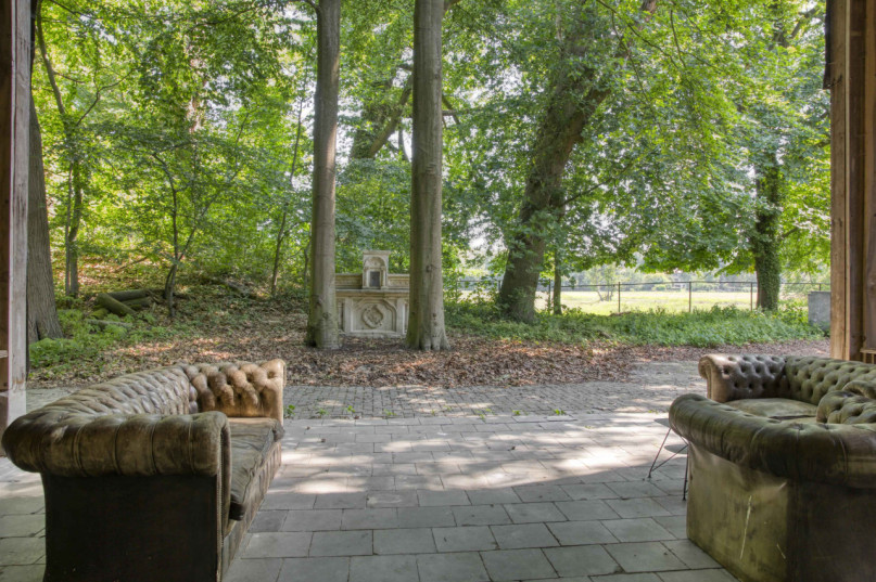 plush74 industrial counter shelter 68