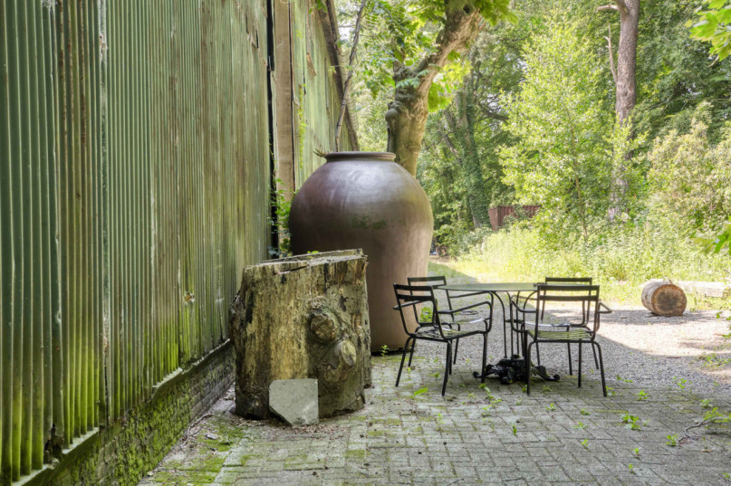 plush74 industrial counter shelter 69