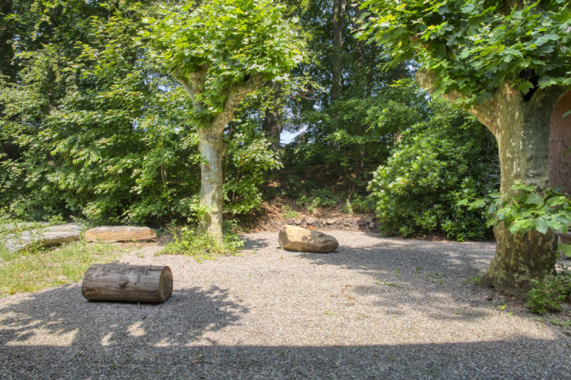 plush74 industrial counter shelter 76 (3)