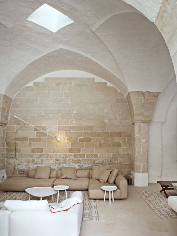 plush74 italy apulia location rent shoot film photo villa courtyard 1