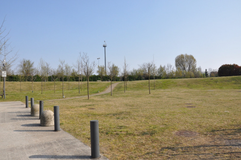 plush74 italy milano location rent shoot film photo streets parking modern architecture glass 16