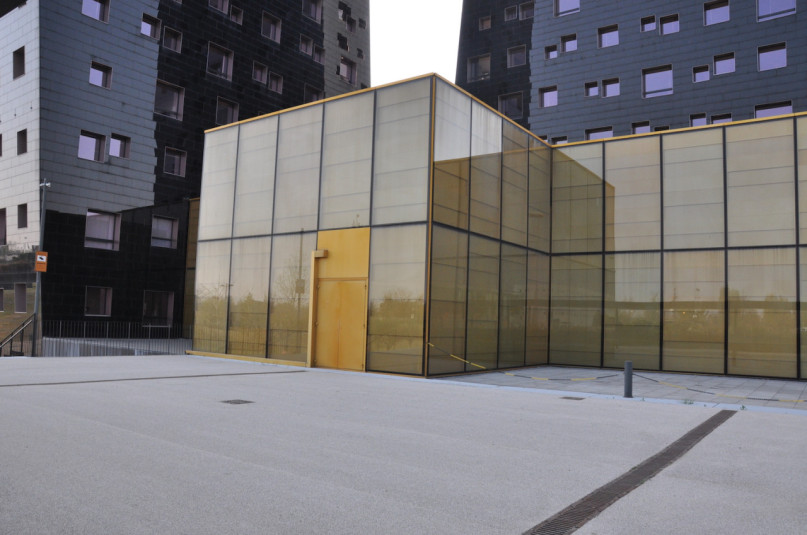 plush74 italy milano location rent shoot film photo streets parking modern architecture glass 25