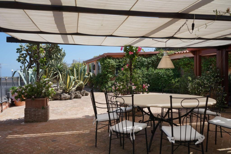 plush74 italy napoli location rent shoot film photo streets beach restaurant 7