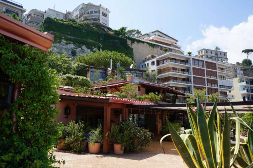 plush74 italy napoli location rent shoot film photo streets beach restaurant 8