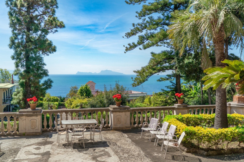 plush74 italy napoli location rent shoot film photo villa garden 13