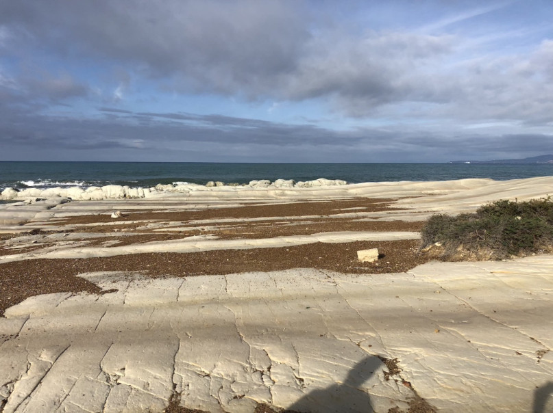 plush74 Italien Sizilien Drehort mieten Film Foto Strand Ruinen Felsen 2