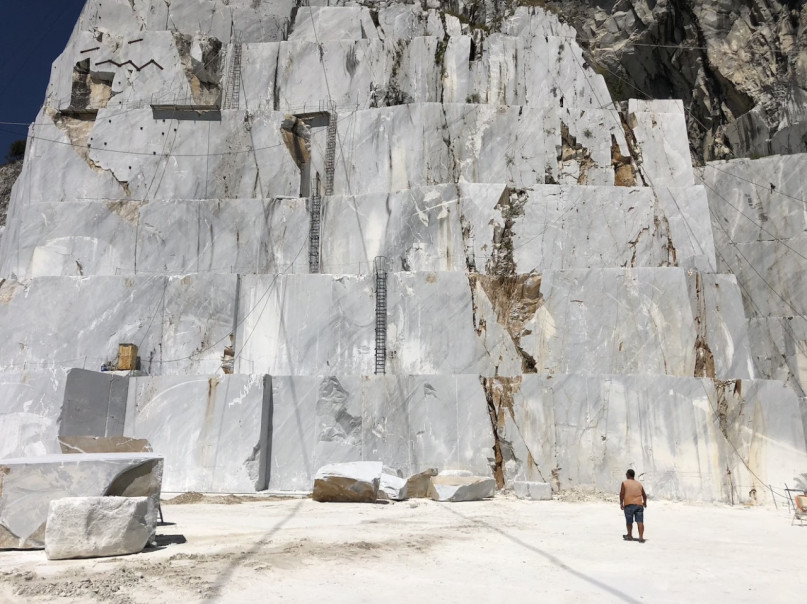 plush74 italy tuscany location rent shoot film photo marble quarry mountain 14