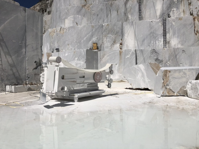 plush74 italy tuscany location rent shoot film photo marble quarry mountain 16