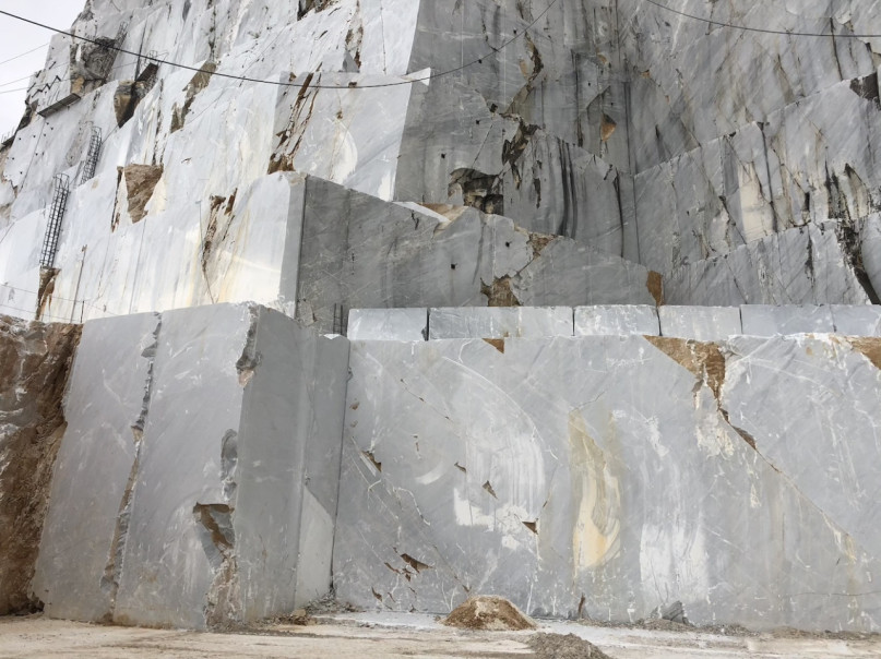 plush74 italy tuscany location rent shoot film photo marble quarry mountain 22