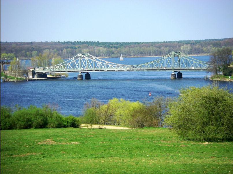 plush74 location berlin glinickerbrucke foto film eventjpg1