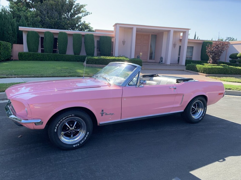 pluche74 locatie californië design vintage meubels roze paleis shoot film foto mode auto scouting13