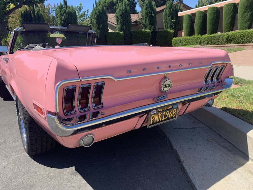 pluche74 locatie californië design vintage meubels roze paleis shoot film foto mode auto scouting15