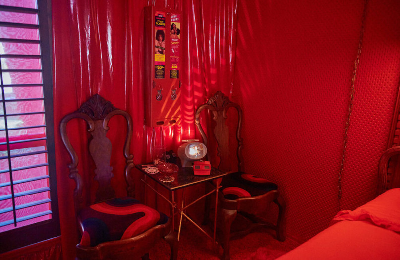 pluche74 locatie californië design vintage meubels roze paleis shoot film foto mode auto scouting33